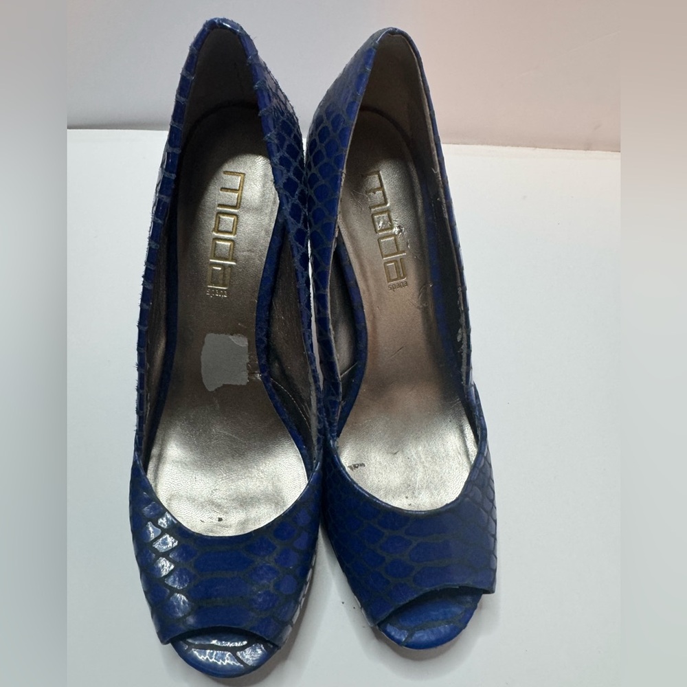 Moda Blue Peep Toe Heels